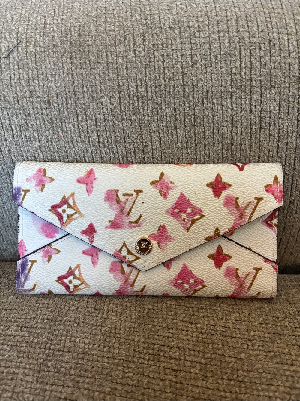 Louis Vuitton Luxury White Wallet watercolor with Pink Monogram Print